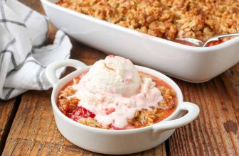 Strawberry Crisp – Barefeet within the Kitchen